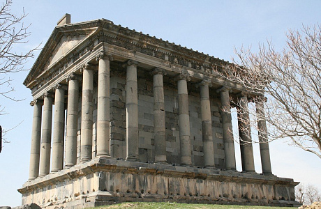 Храм Гарни